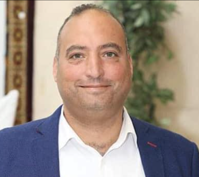 مدرسة الرائد لتعليم السياقة